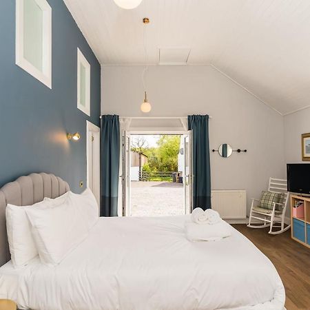 Stylish Self Contained Studio Near Glasgow Airport Lägenhet Lochwinnoch Exteriör bild
